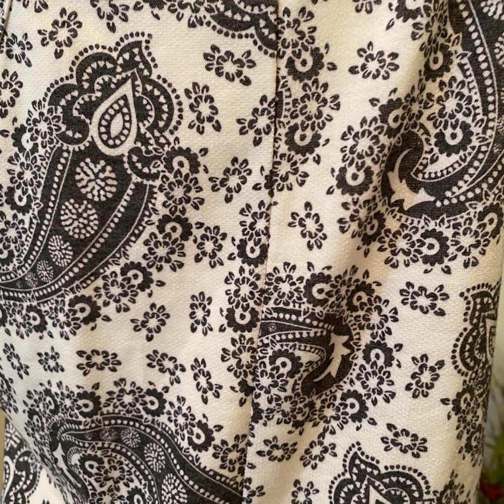 Haptics neck flowy tank; size small; very soft; worn once; excellent condition - Picture 5 of 5